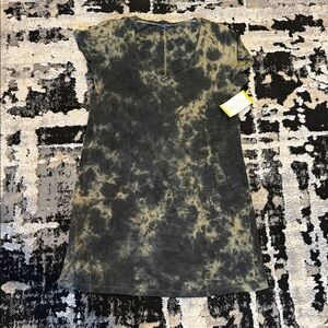 Tie-Dye Crewneck Midi Dress in Olive and Black